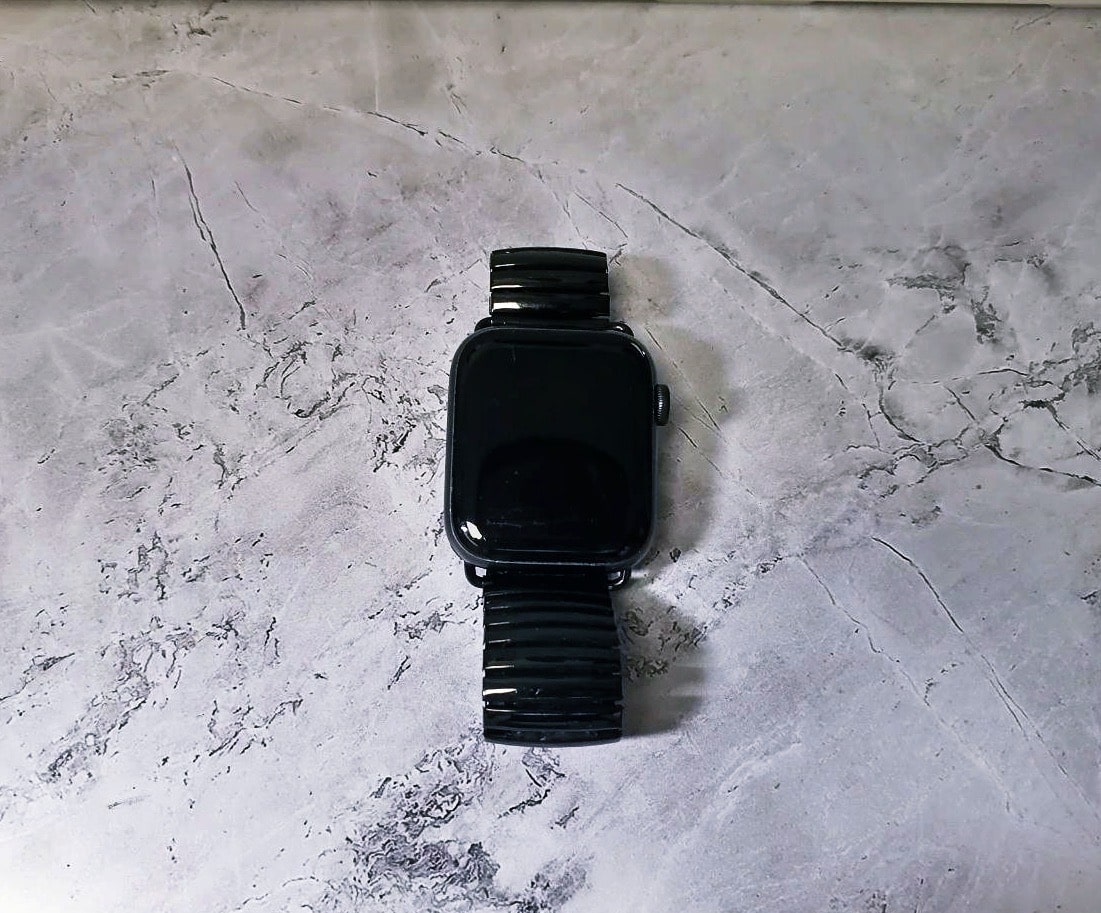 Apple Watch SE 44 мм (MKQ63) черного цвета (без коробки) - БУ