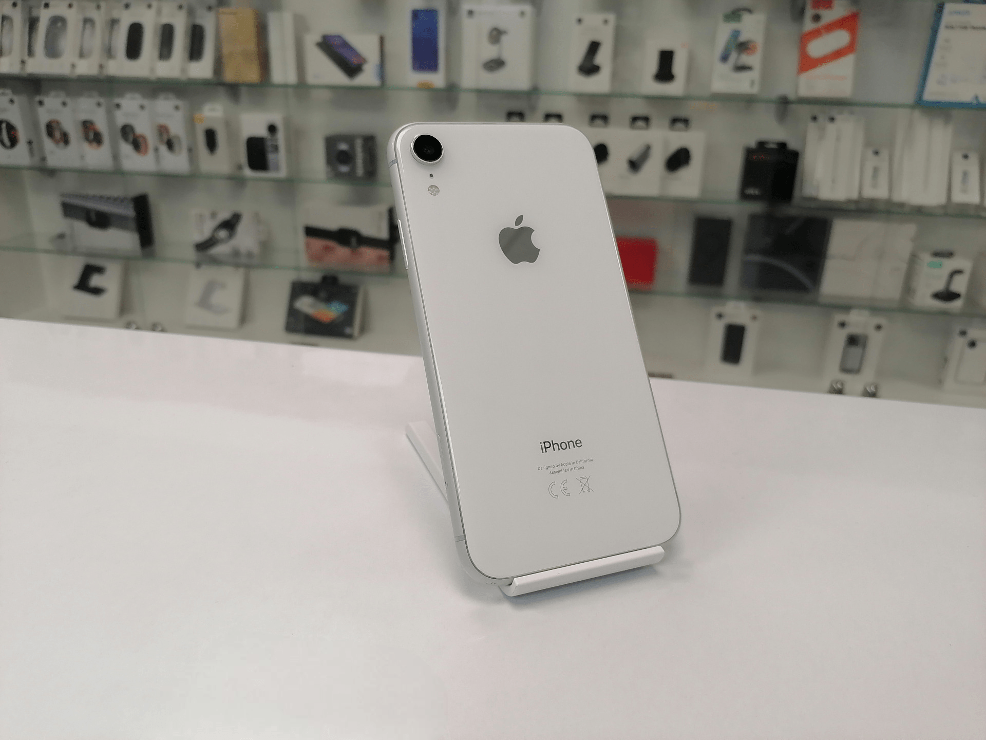 iPhone Xr 64Gb White (83%) RU - БУ . . .