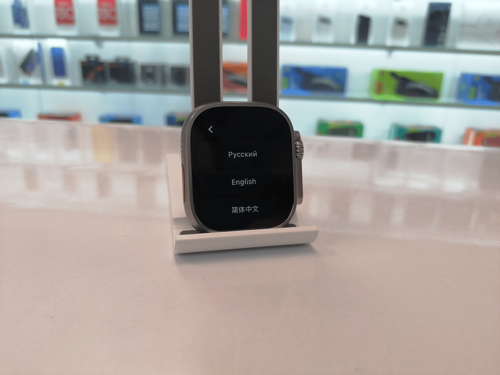 Apple Watch Ultra 2 GPS, 49 мм, корпус из титана, ремешок Ocean белого цвета (MREJ3) - витринный образец
