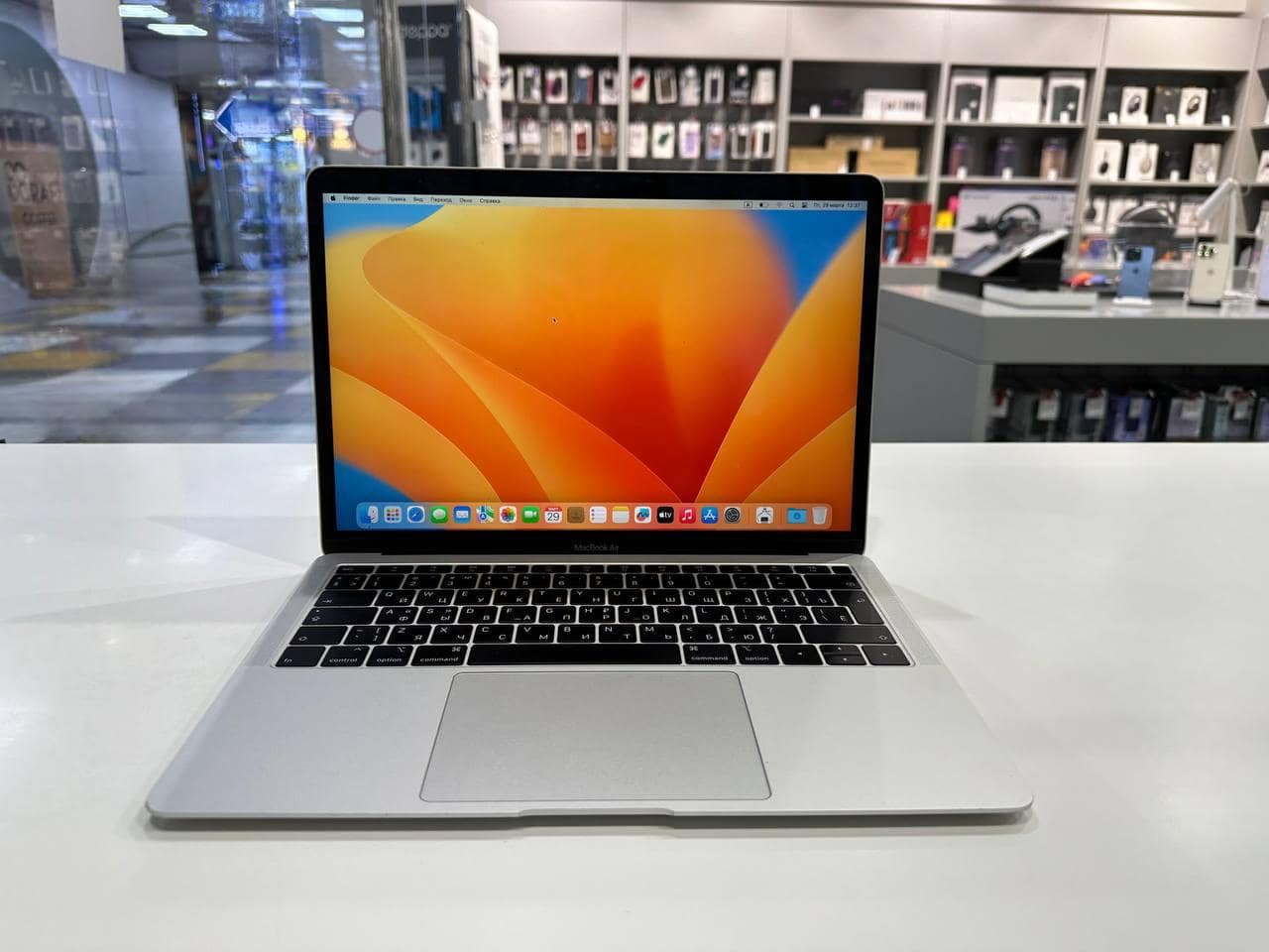 MacBook Air 13" (Mid 2019) Silver MVFK2RU/A Core i5 1,6 GHz/8Gb/128Gb SSD/Touch ID 476 цикла - БУ