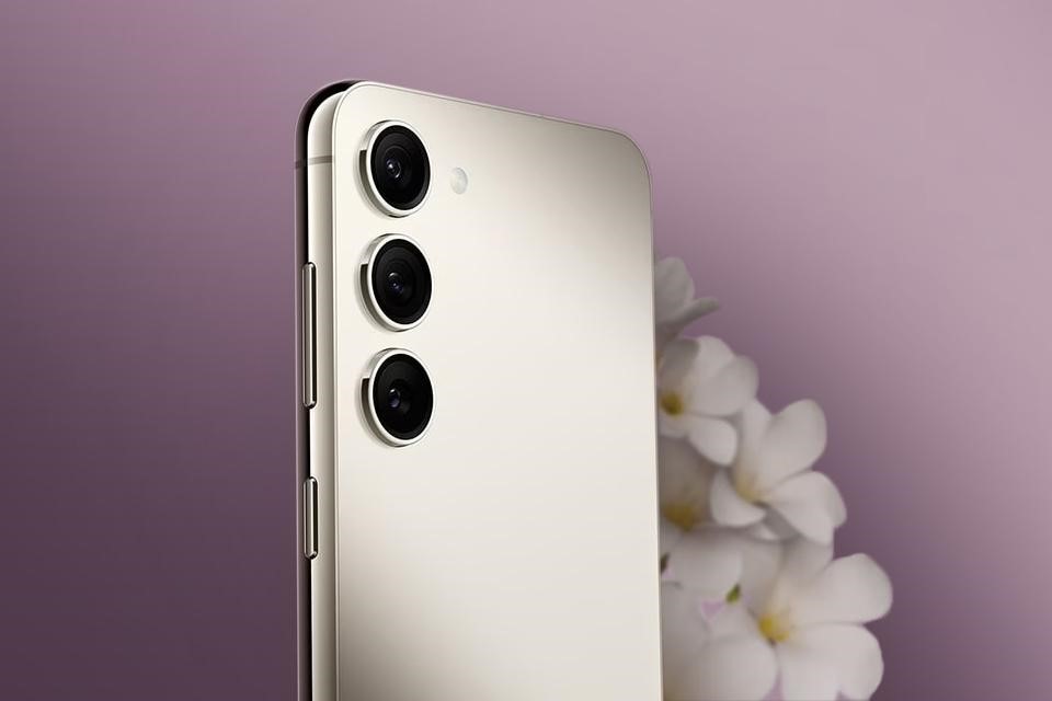 smartfon-samsung-galaxy-s23-5g-1.jpg