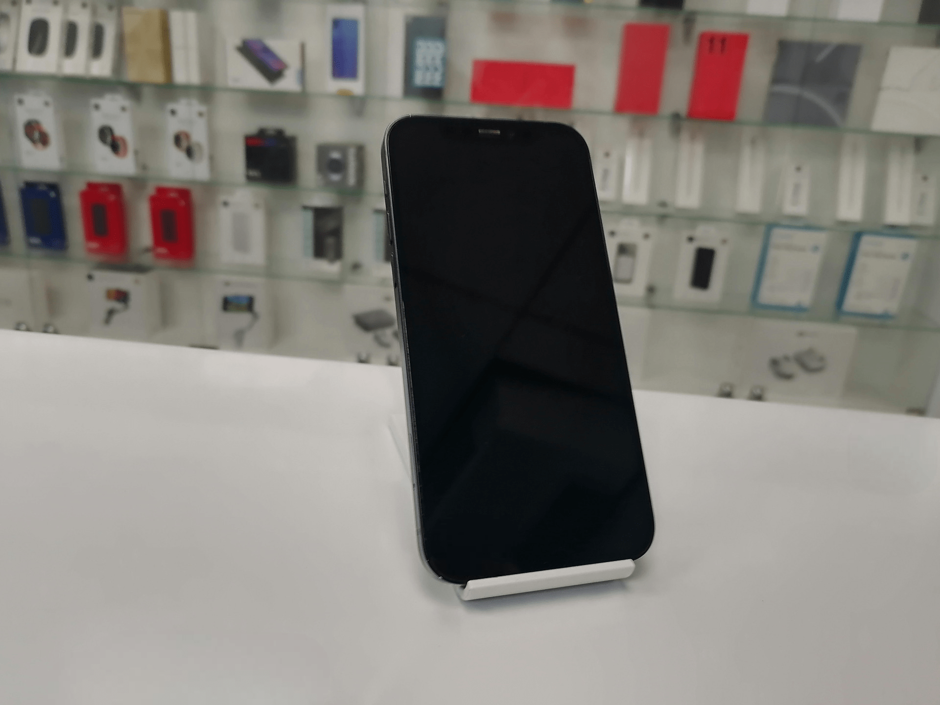 Купить iPhone 12 64Gb Black (78%) RU - БУ . в Сочи