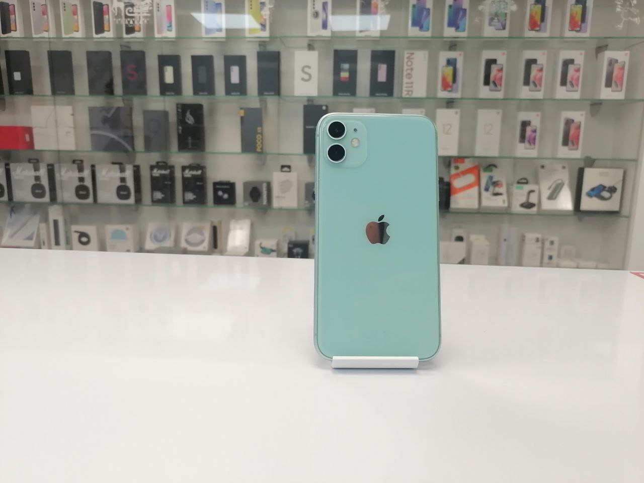 iPhone 11 128Gb Green (75% без коробки,заменен экран ) RU - БУ . . + купить  в Сочи